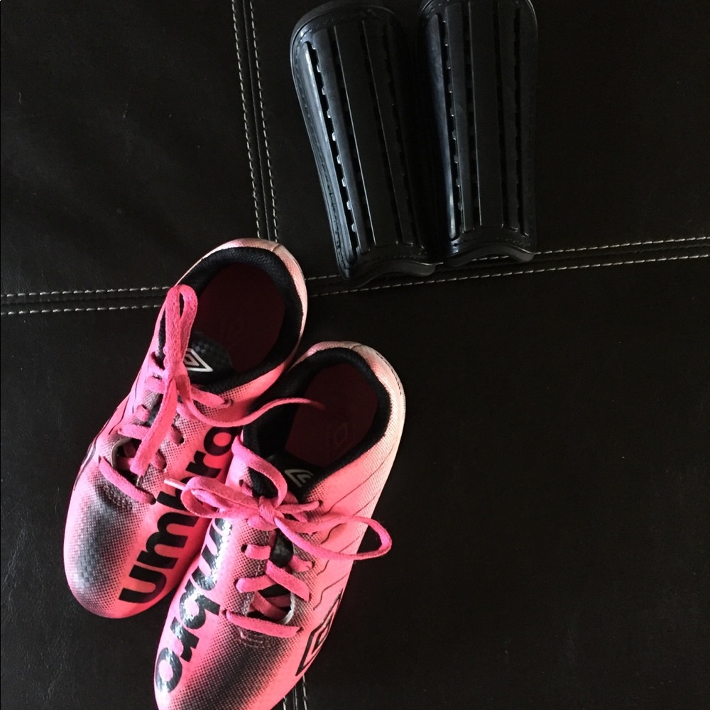 Girls Soccer Cleats & Shin guards
